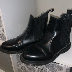 Dr.Martens FLora Chelsea Boot